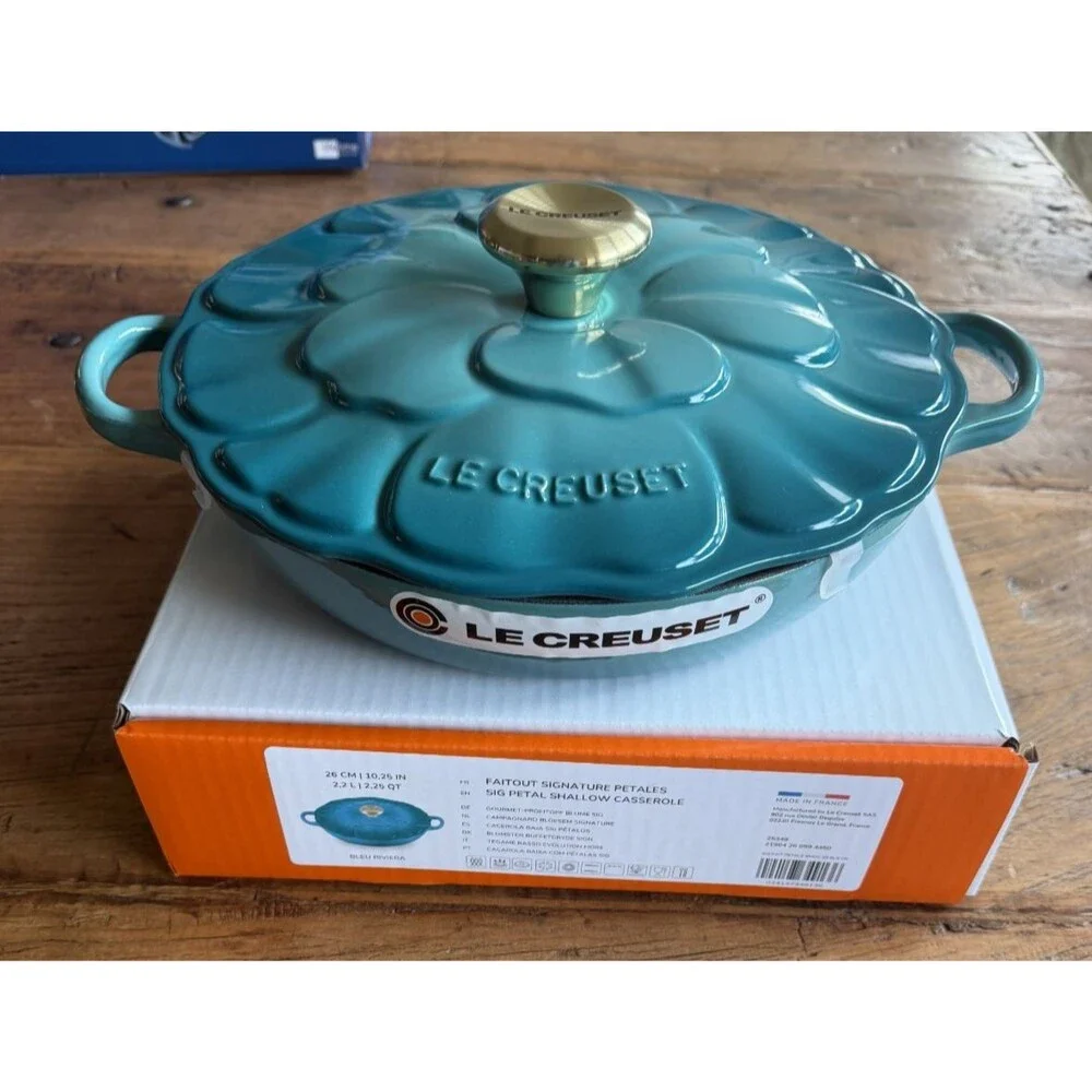Le Creuset Signature Cast Iron Petal Shallow Casserole 2.25qt Riviera Blue NEW